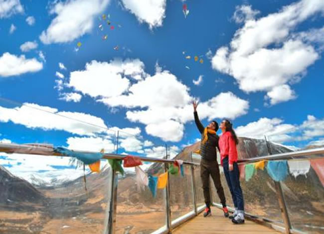 稻城亞丁、雙汽六日游