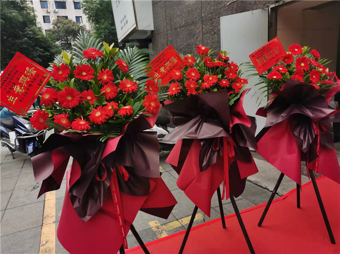 四川中青旅綿陽分社、綿陽市中旅假日旅行社、綿陽自來文化傳播有限公司24H自助售貨服務盛大開業(yè)